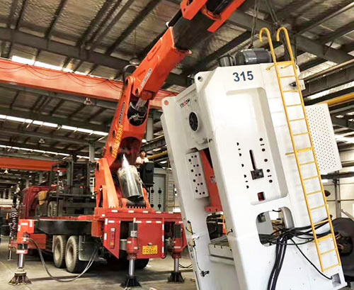 永嘉县附近随车吊出租，轻松解决运输难题