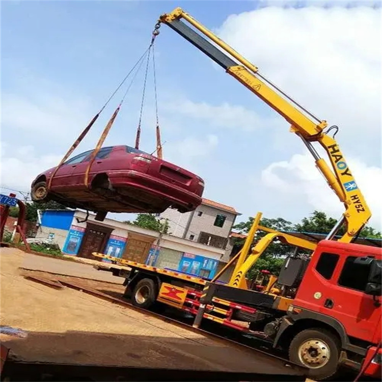 永嘉县吊车吊汽车的正确方法